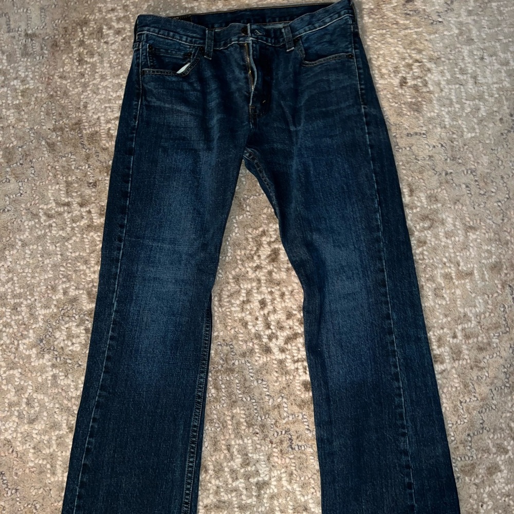 Mens Levi jeans. No stains or blemishes.